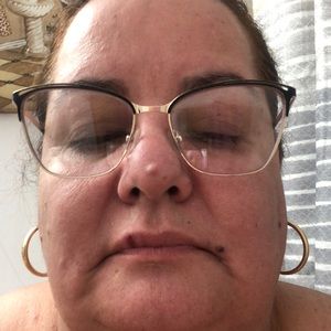 Meet your Posher, Mercedes